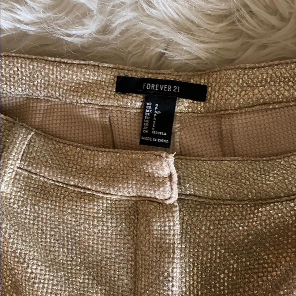 Shorts - Picture 3 of 3
